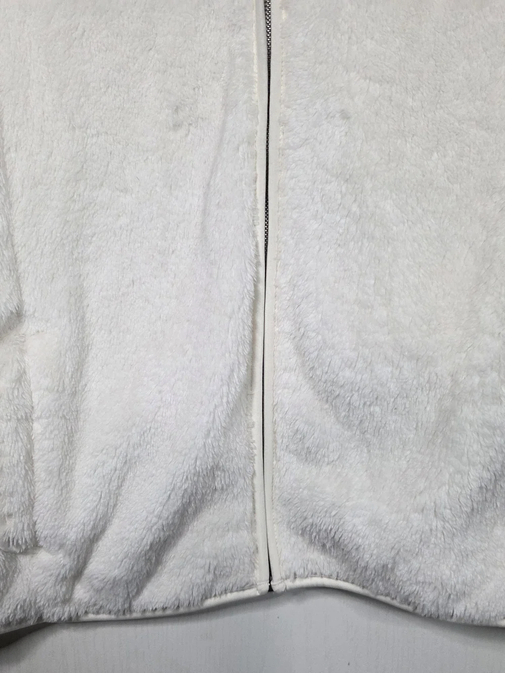 St. John's Bay White Faux Fur Sleeveless Zip Jacket, Size XL, New - Picture 4 of 6